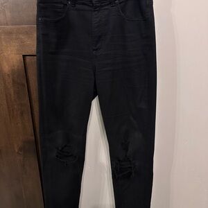 Women’s Express Black Distressed Super High Rise Mom Jeans | Size 6